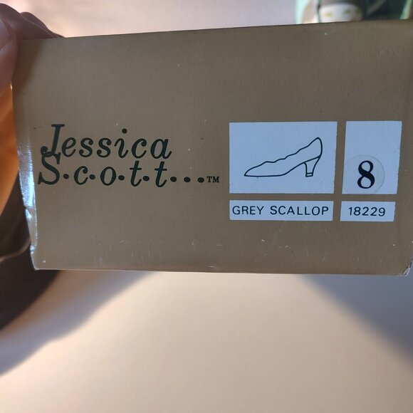 Woman's Size 8 Vintage heels - Picture 6 of 7